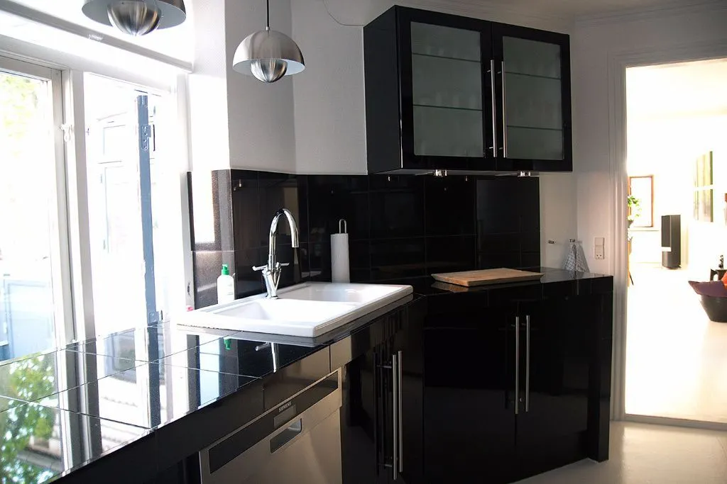 Cuisine - Luxury Apartment with Balcony in City Centre