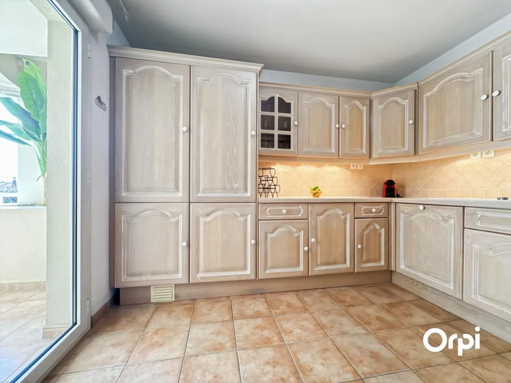 Cuisine - Appartement avec Terrasse en Centre-Ville à Cavalaire-sur-Mer