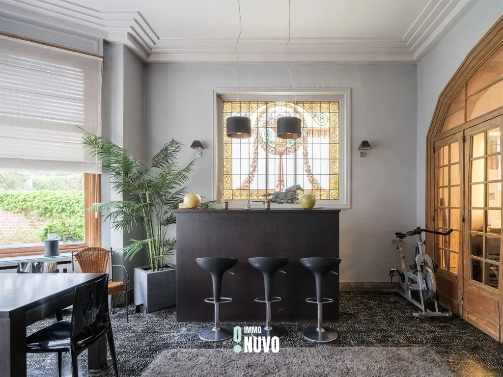 Elutuba - Master House with Commercial Space in Aalst