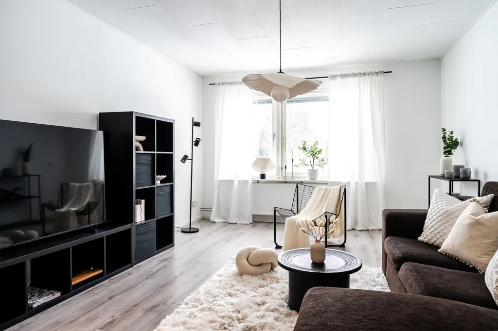 Séjour - Renovated 2-Bedroom Flat with Balcony in Anderstorp