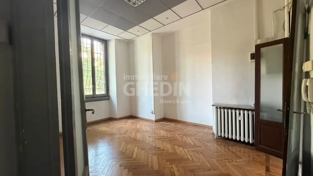 Kabinet - Bilocale with Original Features in Milan