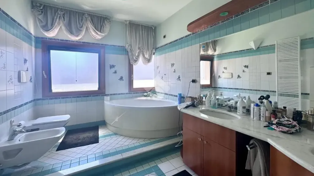 Salles de bain - Duplex with Penthouses and Pool in Rende