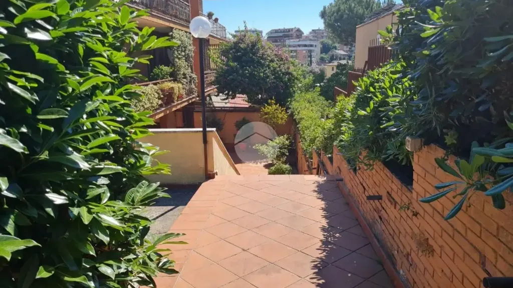 Toad - Studio Flat with Park View in Rome