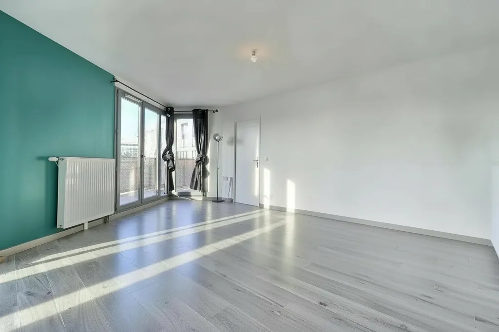 Pièces - Appartement 4 Pièces avec Vue Tour Eiffel à Saint-Denis