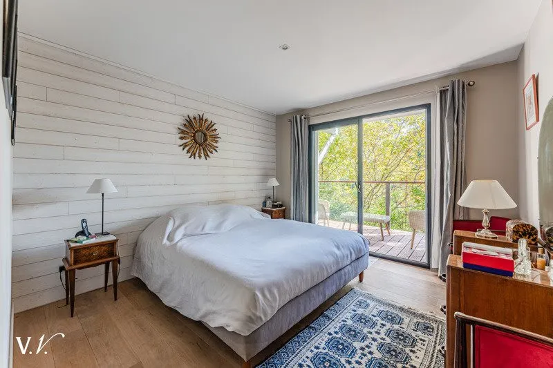 Chambres - Villa avec Terrasse Sud et Vue Forêt près de la Plage