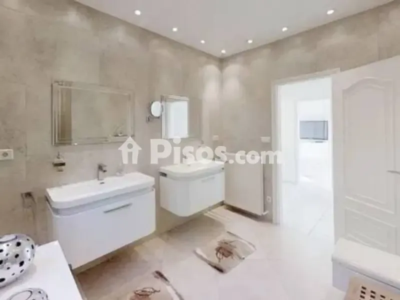 Salles de bain - Maison 4 chambres à ES