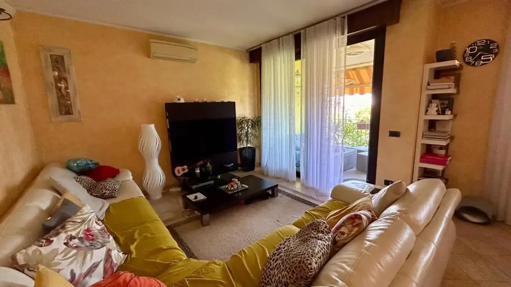 Séjour - Rustic Villa with Solar Panels in Garlasco