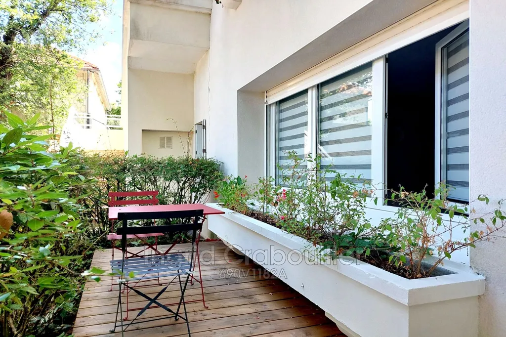 Terrace - Apartment with Pool near Royan Beaches