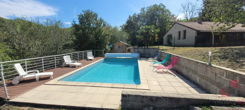 Piscine - Maison de Plain-Pied avec Piscine à Puy-l'Évêque