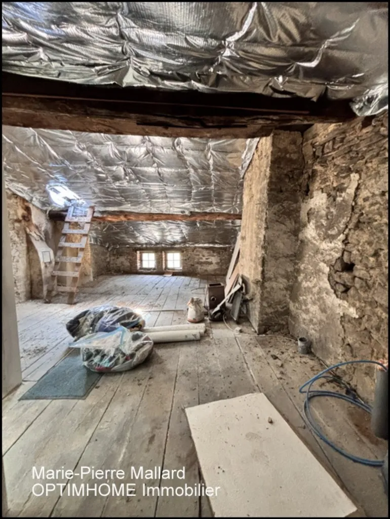 Pièces - Maison de Ville Rénovée avec Jardin à Saint-Jean-de-Maurienne