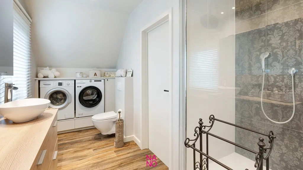 Bagni - Energy-Efficient Villa with Pool in Moerkerke