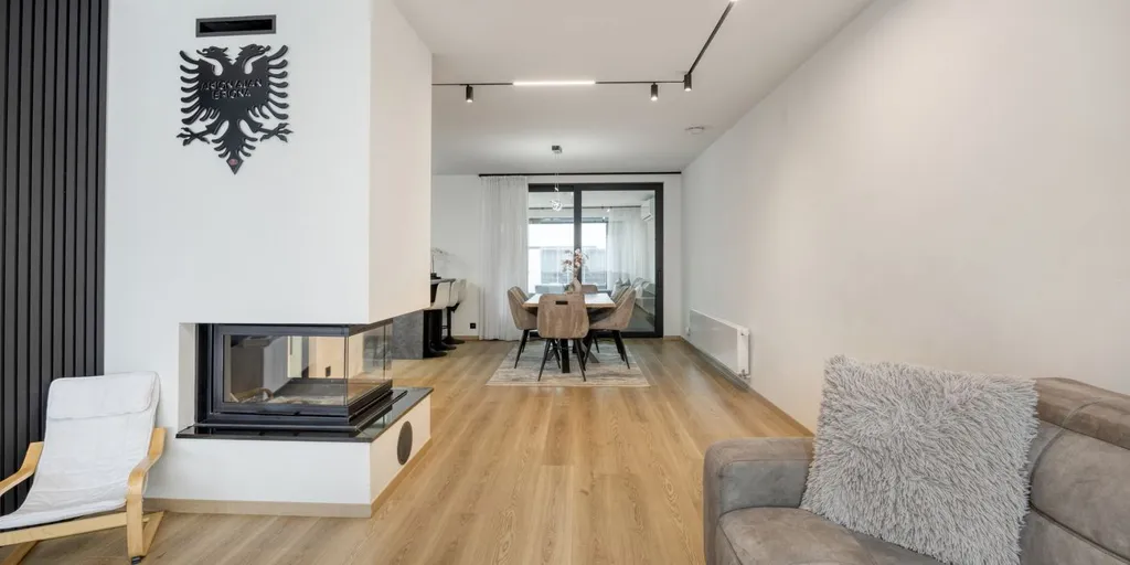Living Room - Mixed-Use Property with Garden in Broechem
