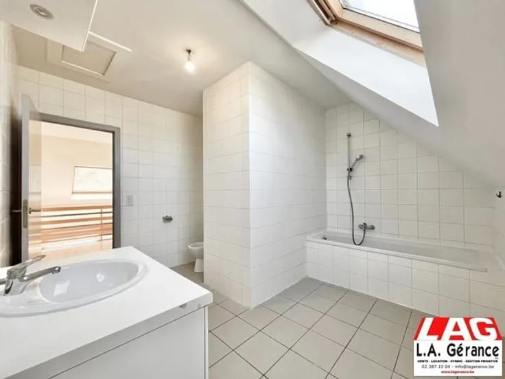 Vannitoad - Penthouse with Terrace in Detached Building
