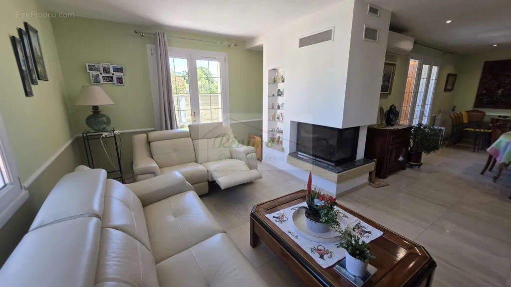 Elutuba - Traditional Villa with Pool in Galargues