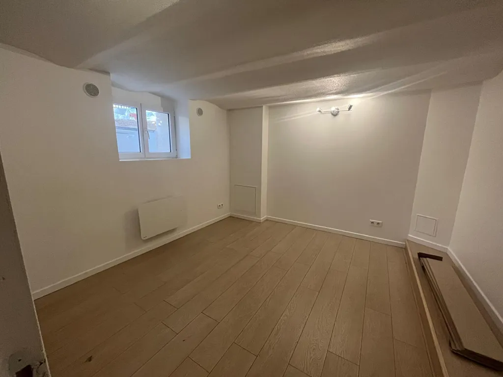 Stanze - Garden-Facing Flat in Antony