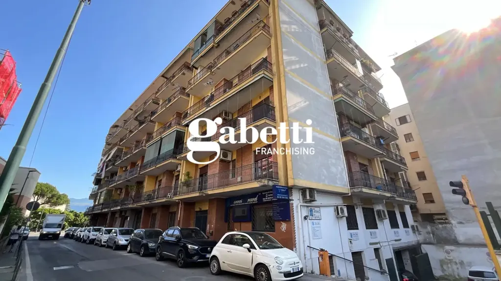 Välivaade - Income-Generating Flat with Balcony in Pompeii