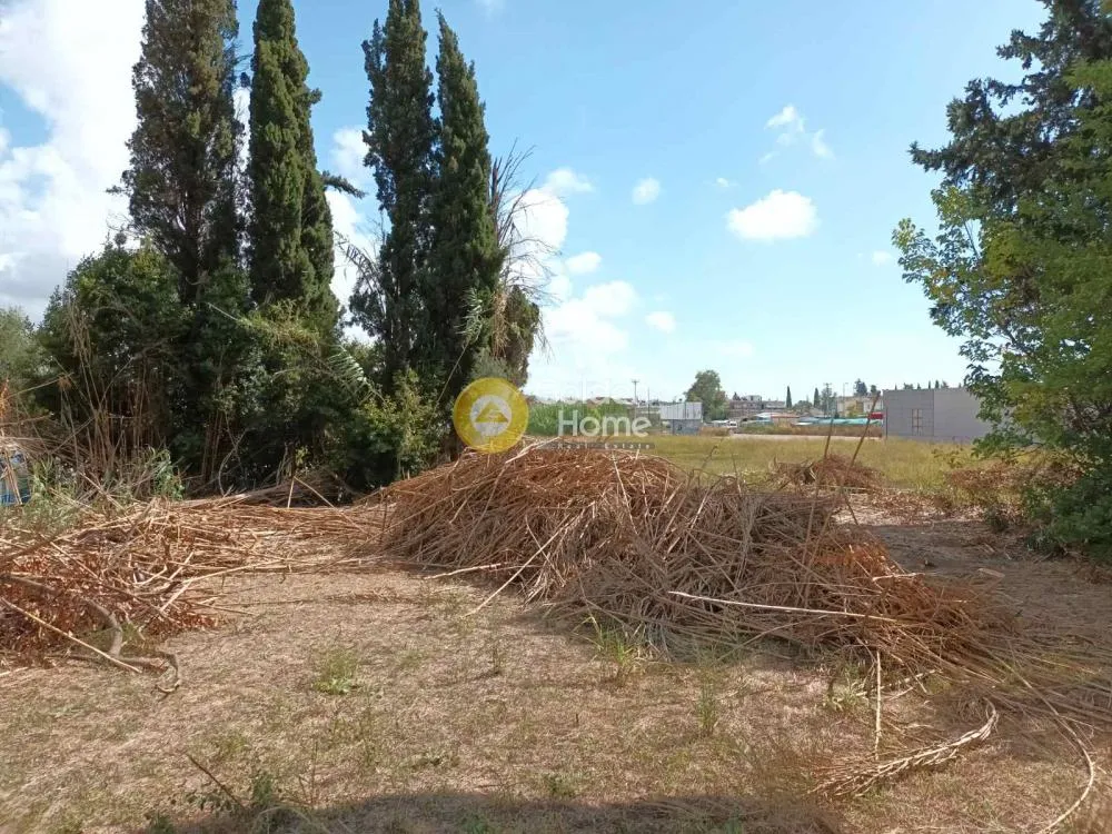 Aed - Buildable Plot with Mountain View in Pyrgos Centre