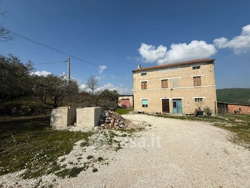 Exterior - Rustic Farmhouse with Garden in Loro Piceno