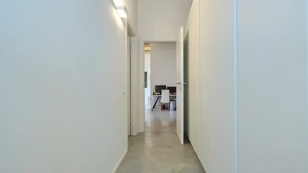 hallway_entrance