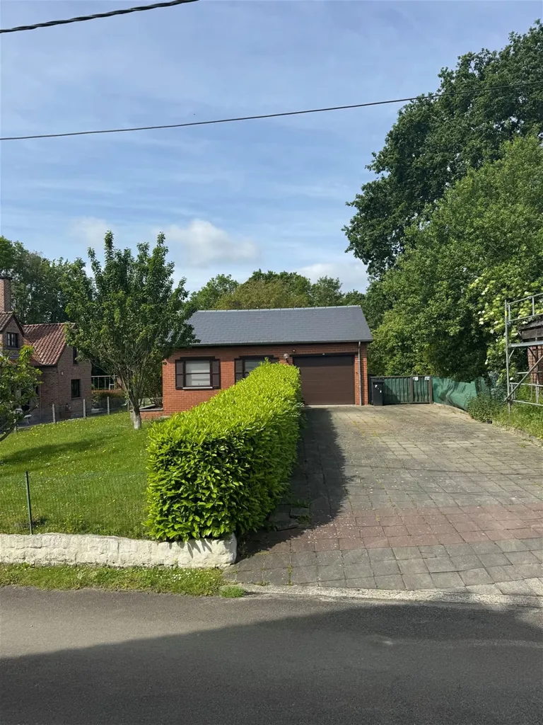 Välivaade - House with Solar Panels in Chaumont-Gistoux