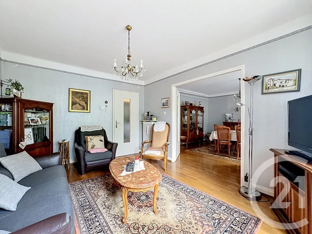 Séjour - Appartement de Caractère avec Balcon à Metz