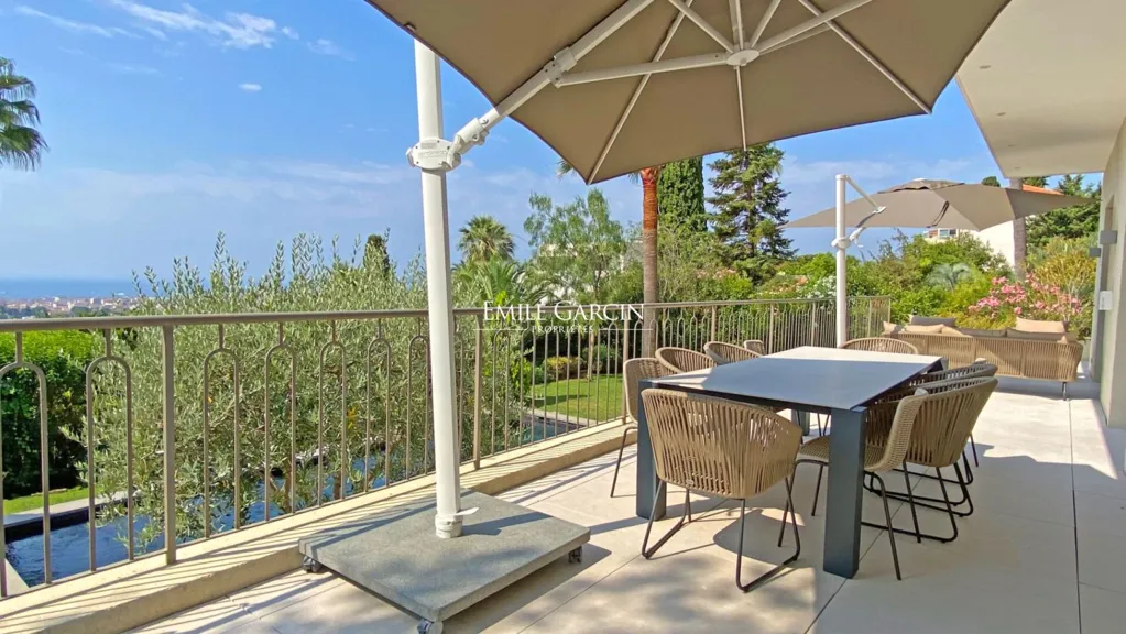 Terrasse - Maison Contemporaine avec Vue Mer à Cannes