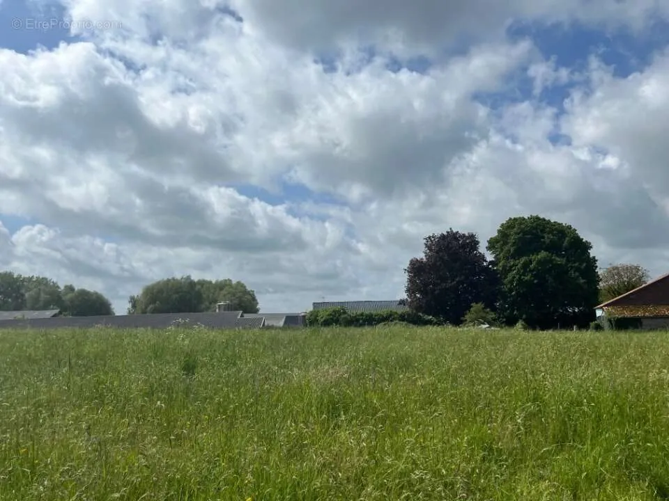 Aed - Construction Plot with Garden in Ponthoile