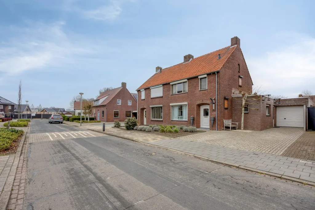 Välivaade - Two-Storey House with Serre in Ospel