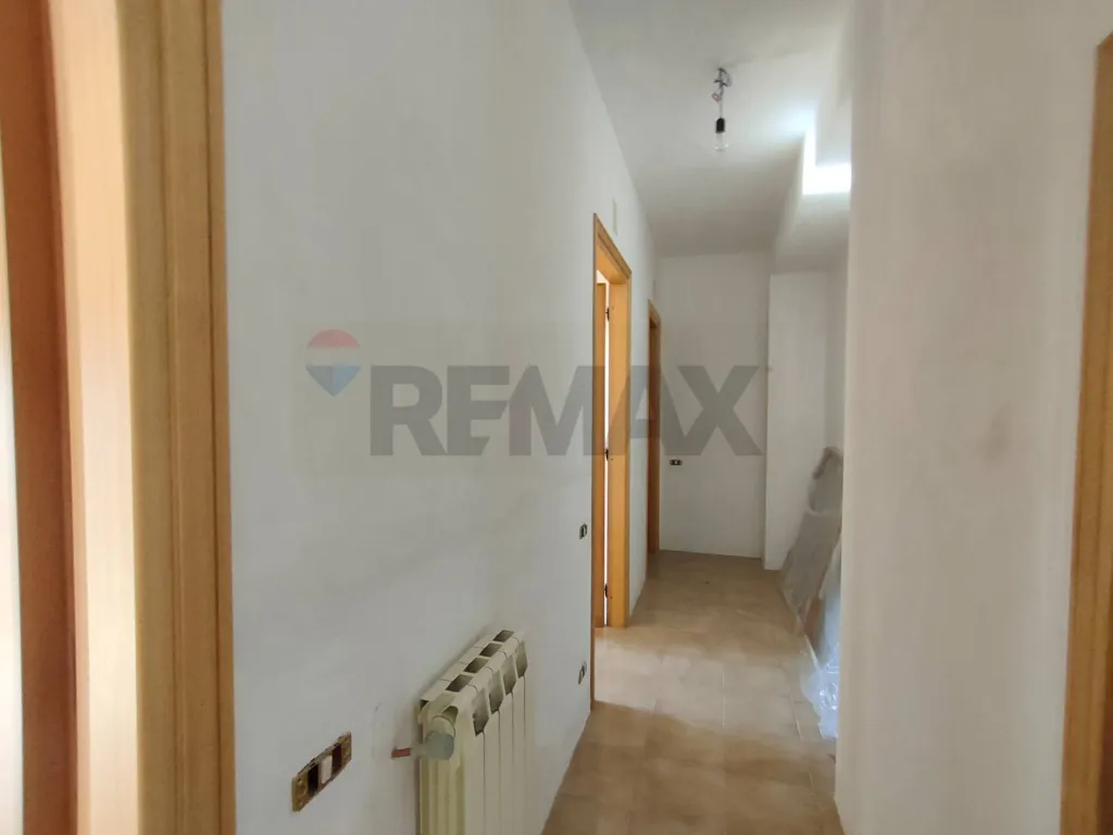 Entrée - Semi-Independent Apartment with Balcony in Pizzoli