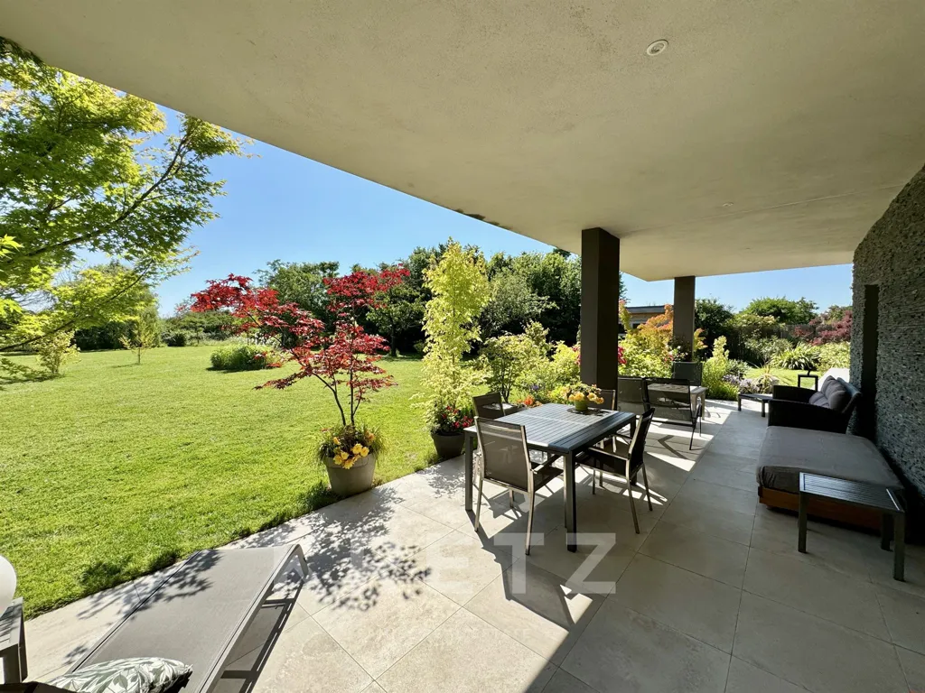 Terrasse - Maison Conçue par Architecte avec Triple Exposition à Amboise