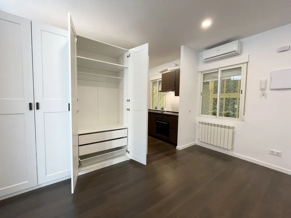 Toad - Modern Flat with River View in Arganzuela