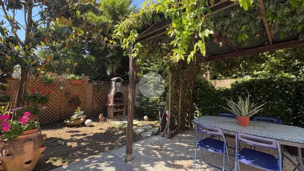 Terrass - Ground Floor Trilocale with Garden in Florence