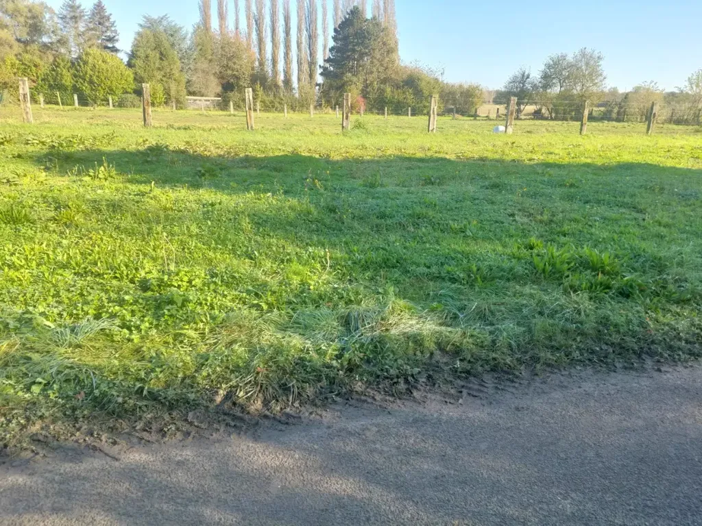 Aed - Buildable Land with South-East Exposure in Calm Area