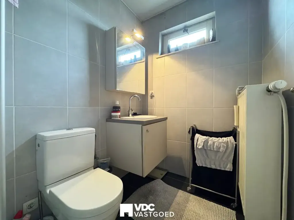 Salles de bain - Penthouse avec Terrasse Panoramique au Centre de Tongeren