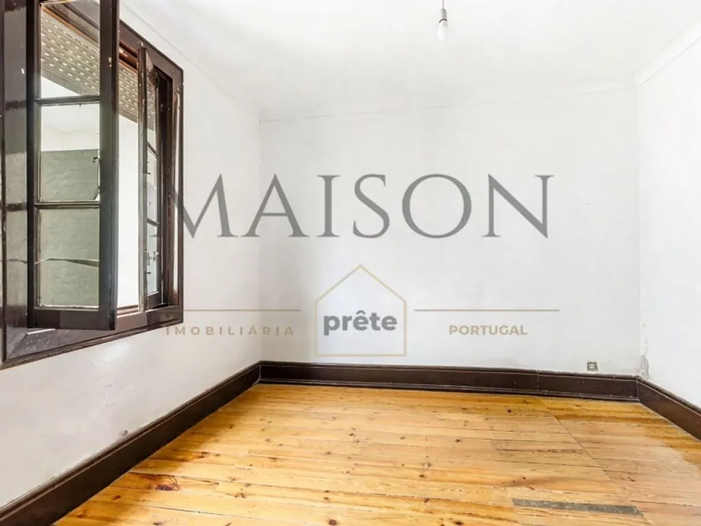 Pièces - Historic House with Commercial Space in Penafiel