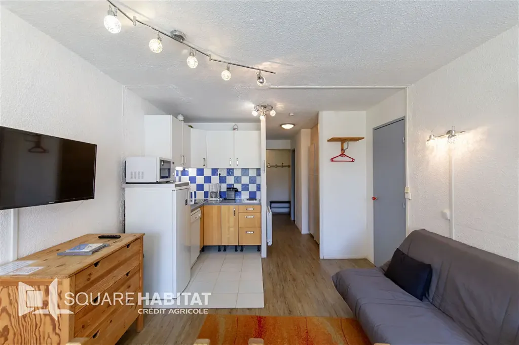 Living Room - 2-Bed Apartment with Balcony in La Mongie