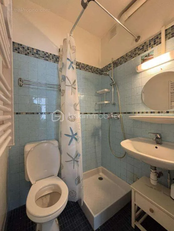 Salles de bain - Studio en Centre-ville à Aix-les-Bains