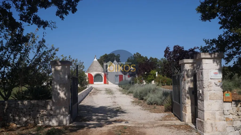 Esterno - Rustico ristrutturato con giardino a Noci