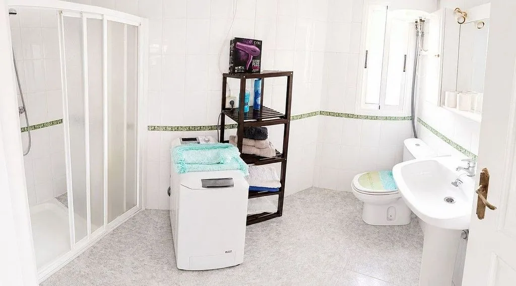 Salles de bain - Apartment with Pool in San Miguel de Salinas