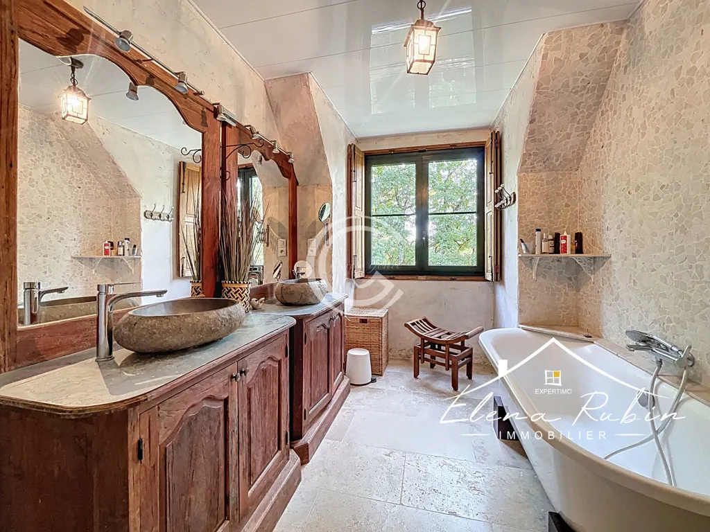Vannitoad - Equestrian Estate with Spa in Forested Area