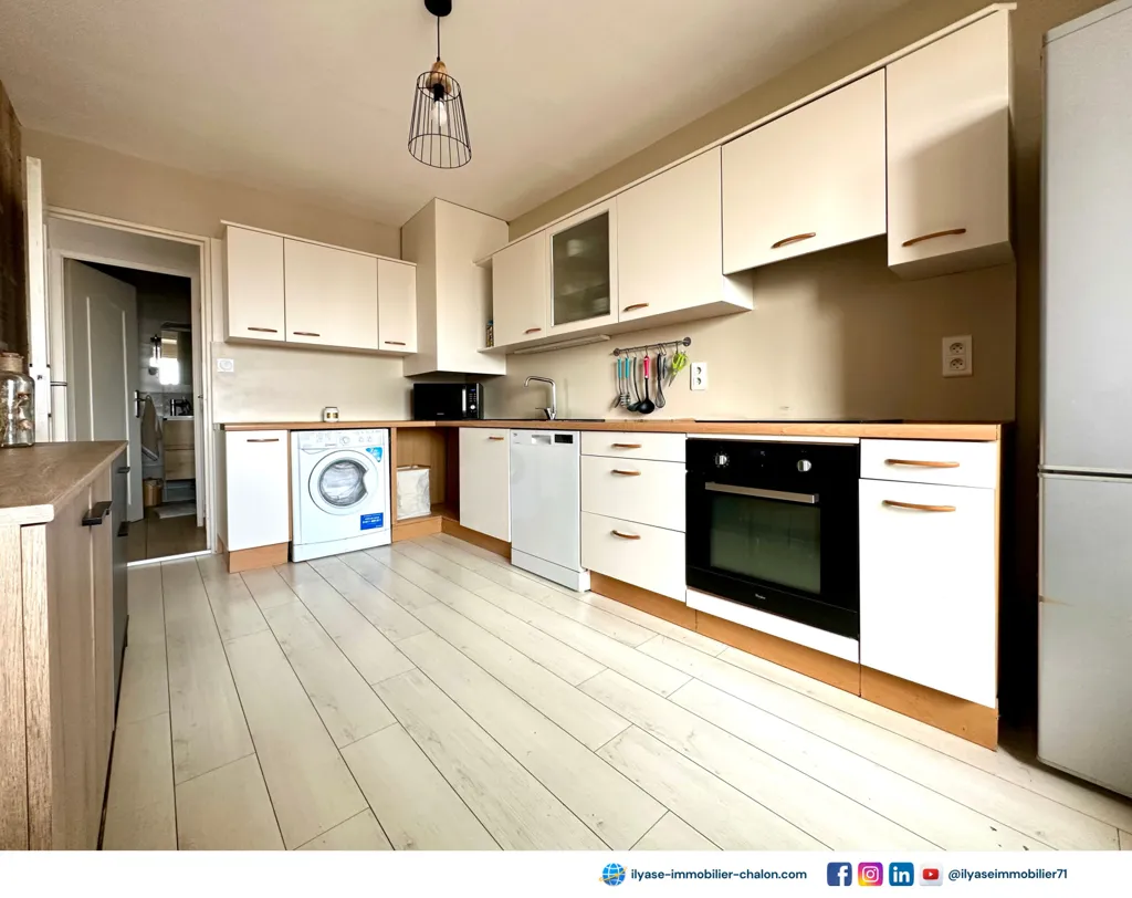 Kitchen - Bright T4 Apartment with Balcony in Chalon-sur-Saône