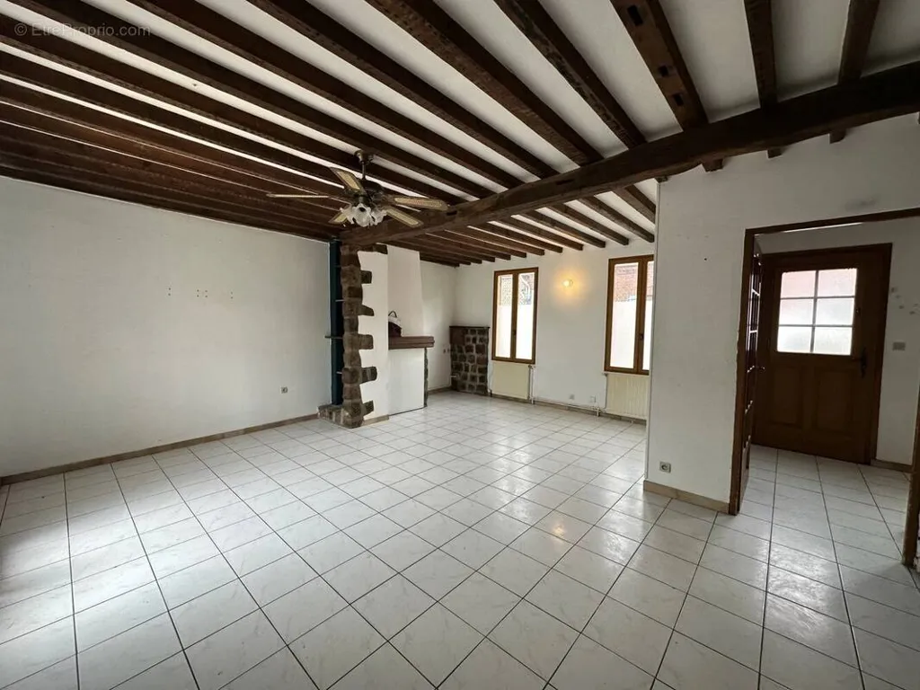 Pièces - Bungalow de plain-pied avec cour à Harbonnières