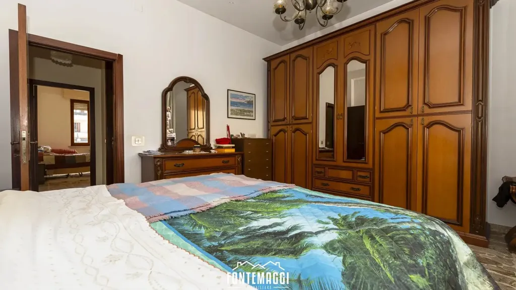 Chambres - Appartement 4 pièces à IT