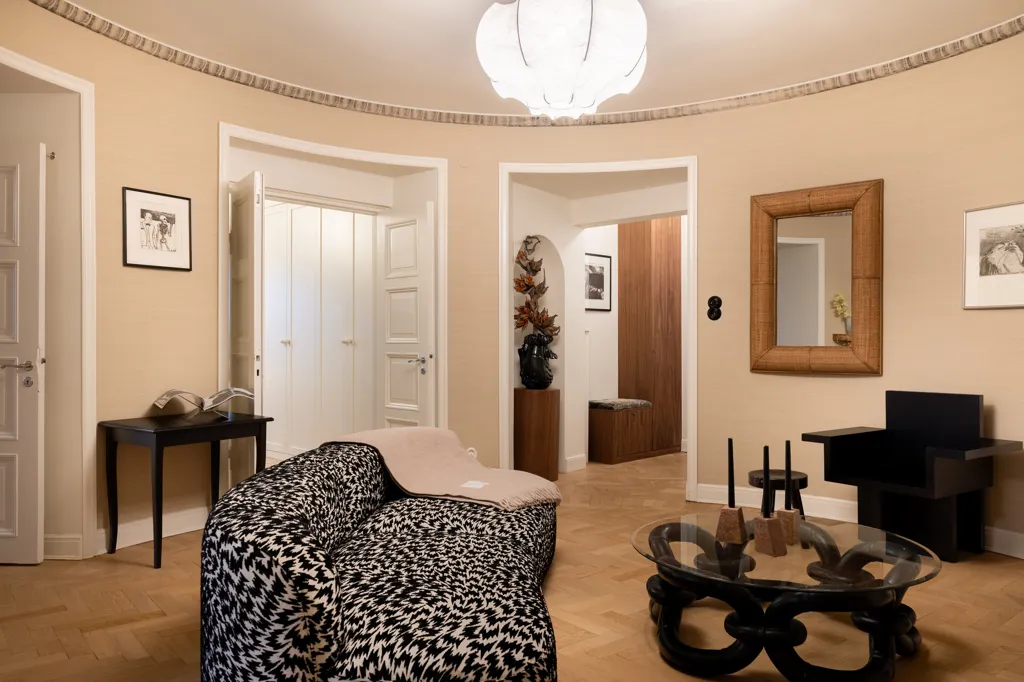 Séjour - Renovated Flat with Library in Enskede