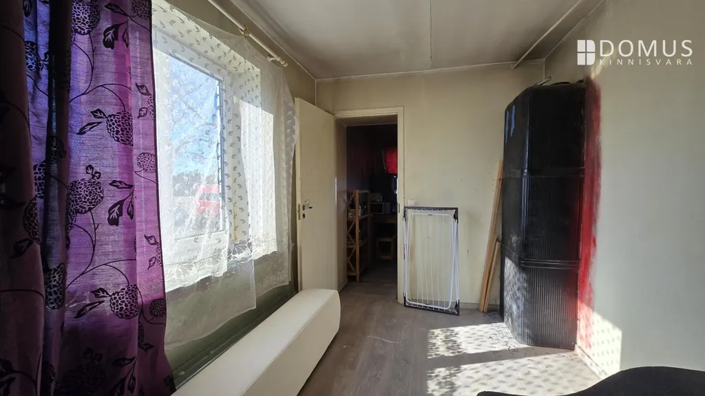 hallway_entrance