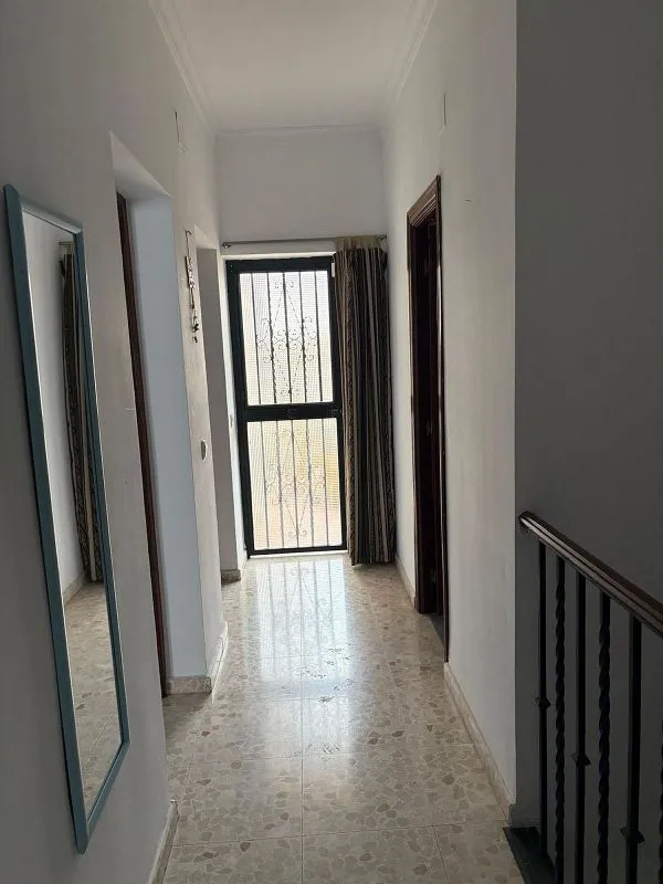 Esik - Terraced House with Terrace in La Paz
