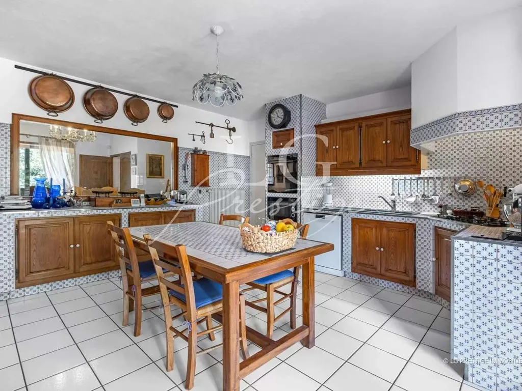 Köök - Charming House with Large Garden in Fréjus