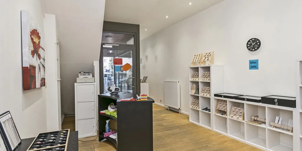 Rooms - Renovated Mixed-Use in Herentals with Duplex