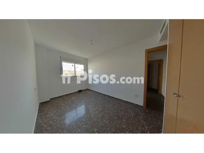 Toad - Apartment with Garage in Benicalap, Valencia