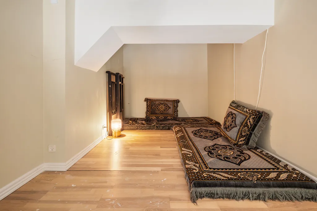 Séjour - Renovated 4-Bed Flat with Terrace in Farum